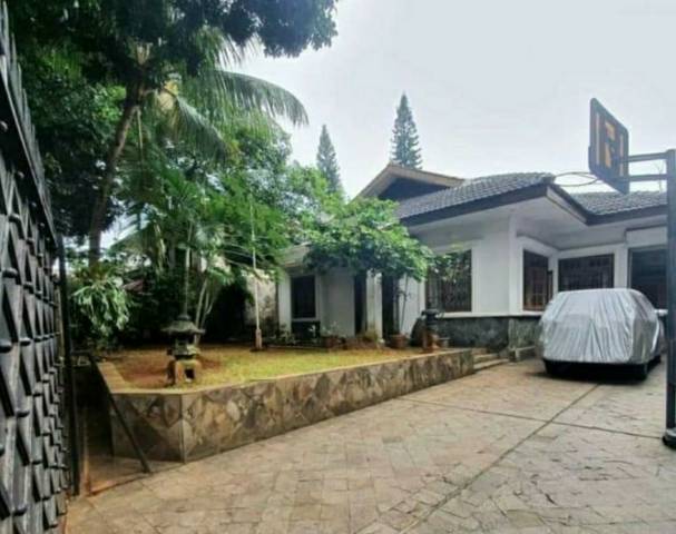 Rumah Asri 1 Lantai ada Kolam Renang di Pondok Indah (Duta Indah)