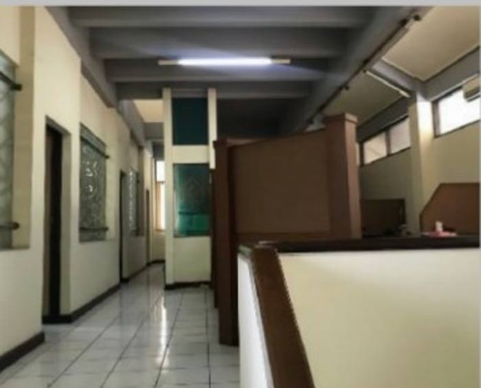 Rumah Ex Kantor di Dekat Setrasari Mall (Surya Sumantri)