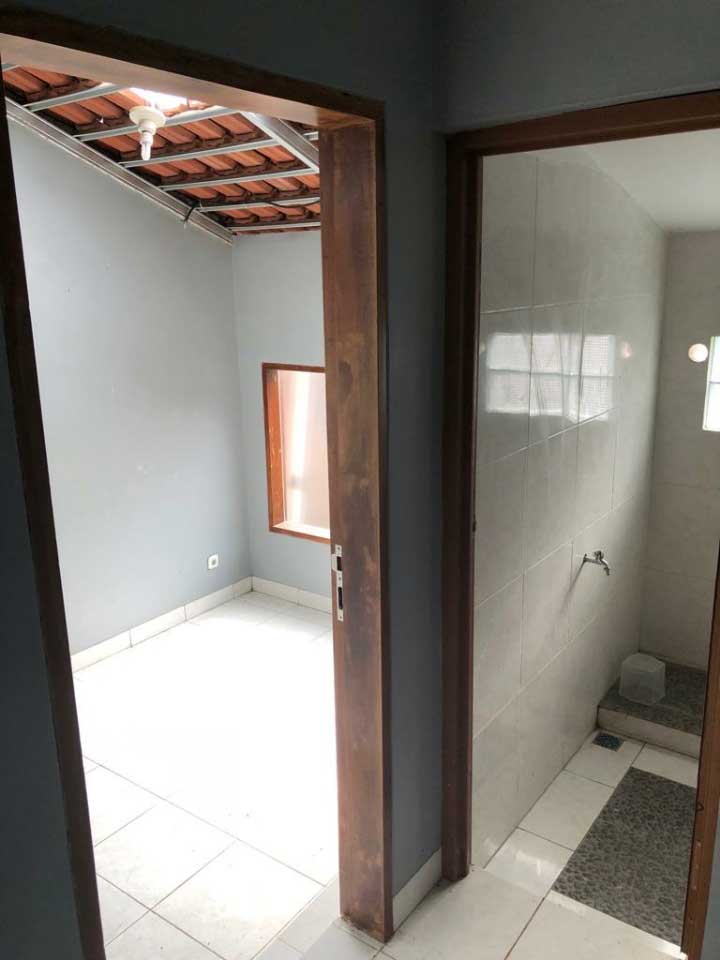 Rumah Minimalis 1,5 Lantai Siap Huni di Komplek Batu Mas Mengger Girang