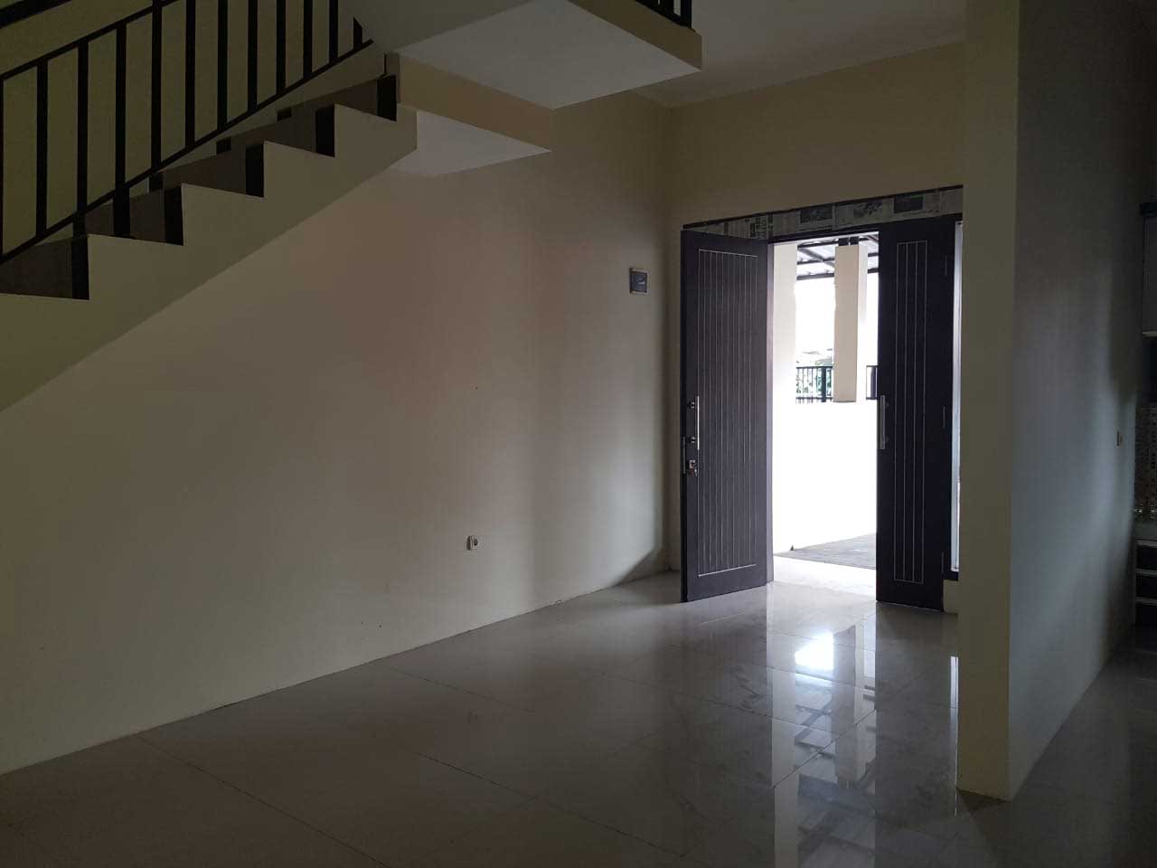 Rumah Baru Minimalis Luas 104 m2 di Srimahi BKR