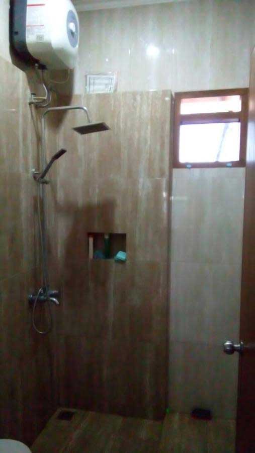 Rumah Luas 180m2 di Moh Toha dekat Kantor PLN