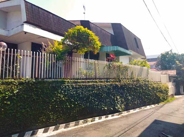 Rumah Klasik Terawat di Budisari Setiabudi