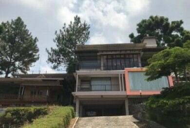 Rumah Villa di Dago Giri Bandung