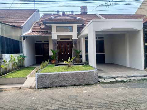 Rumah 2 Lantai di Grand Pinus Regency Bandung