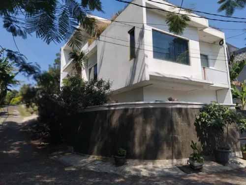 Rumah 3 Lantai di Lebak Bulus Jakarta Selatan